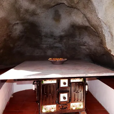 Castillo Lanzarote Sophie - Luxury -sleep In A Volcanic Cave With Heated Pool * تياس