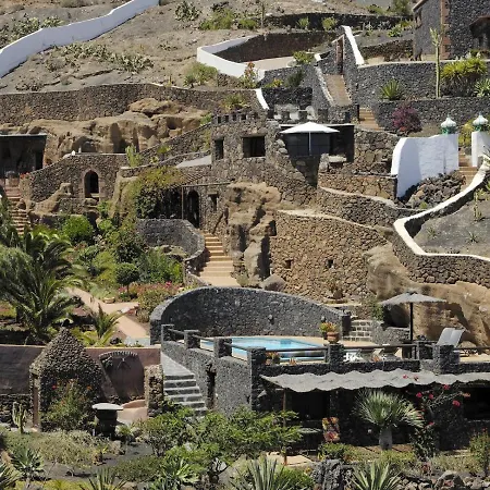 فيلة Castillo Lanzarote Sophie - Luxury -sleep In A Volcanic Cave With Heated Pool *