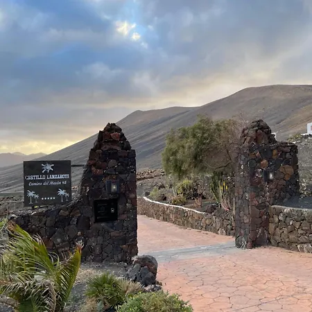 Castillo Lanzarote Sophie - Luxury -sleep In A Volcanic Cave With Heated Pool Villa Tías