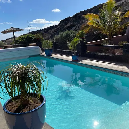 Castillo Lanzarote Sophie - Luxury -sleep In A Volcanic Cave With Heated Pool فيلة تياس