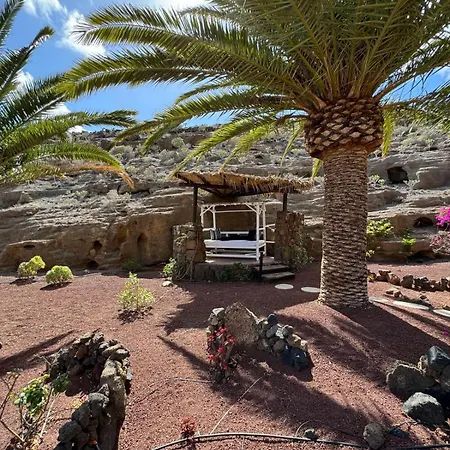 Castillo Lanzarote Sophie - Luxury -sleep In A Volcanic Cave With Heated Pool Tías