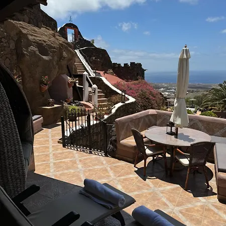 Castillo Lanzarote Sophie - Luxury -sleep In A Volcanic Cave With Heated Pool * تياس