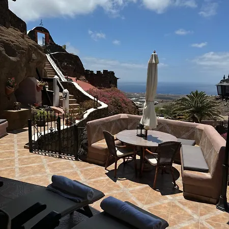 Castillo Lanzarote Sophie - Luxury -sleep In A Volcanic Cave With Heated Pool *