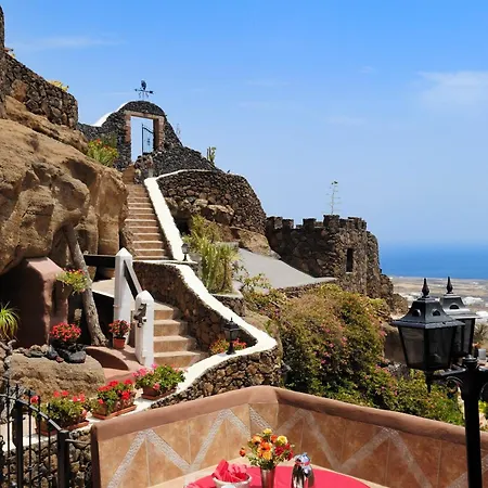 Castillo Lanzarote Sophie - Luxury -sleep In A Volcanic Cave With Heated Pool Villa