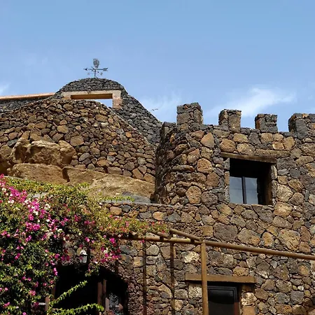 Castillo Lanzarote Sophie - Luxury -sleep In A Volcanic Cave With Heated Pool * Tías