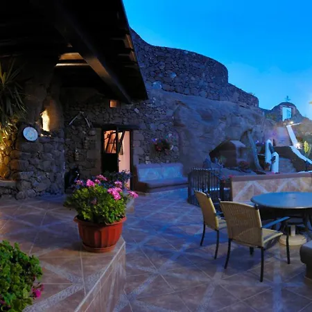 Castillo Lanzarote Sophie - Luxury -sleep In A Volcanic Cave With Heated Pool Villa *