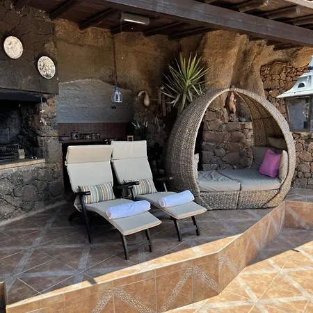 Castillo Lanzarote Sophie - Luxury -sleep In A Volcanic Cave With Heated Pool * Tias